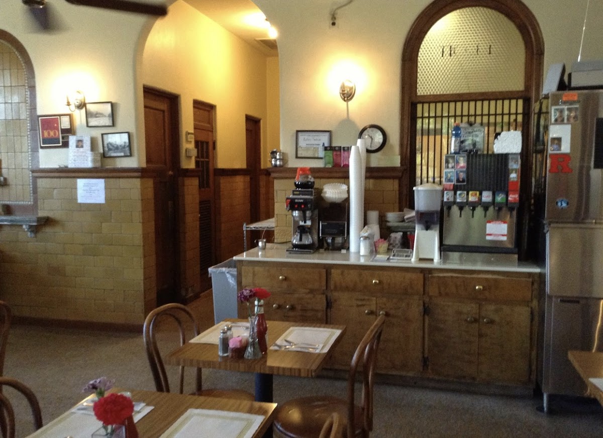 Butler's Pantry Trackside